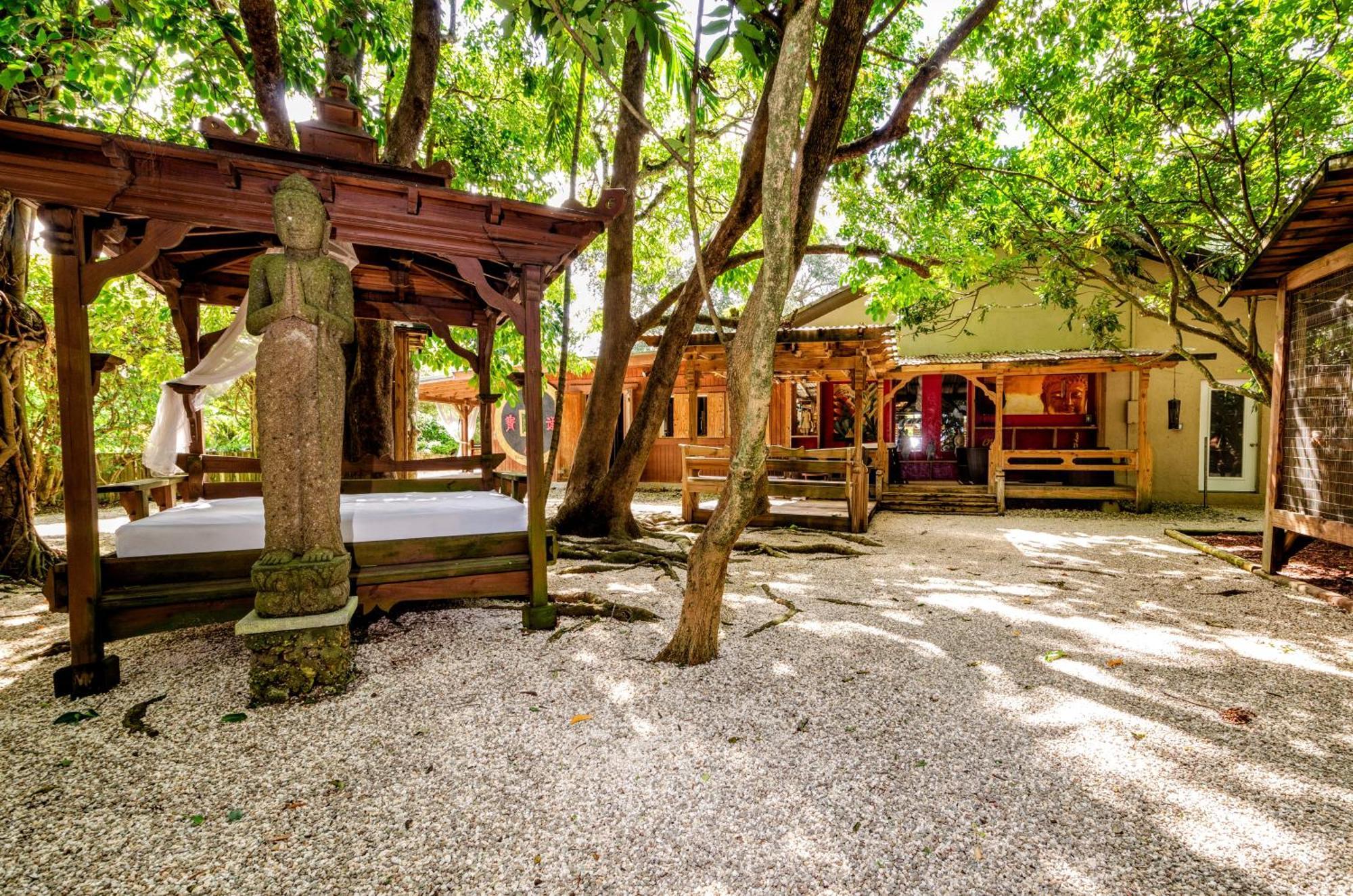 הומסטד Exclusive Lake Tiny House In Beautiful Japanese Garden מראה חיצוני תמונה